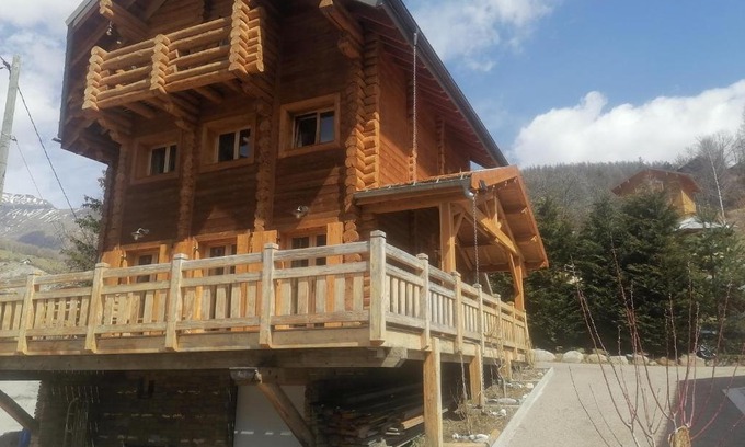 Allos Ski Chalet | L'Edelweiss