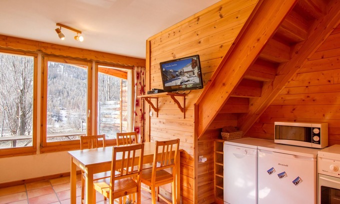Nevache Ski Chalet | L'Elva: Hameau des Chazals Nevache Hautes Alpes