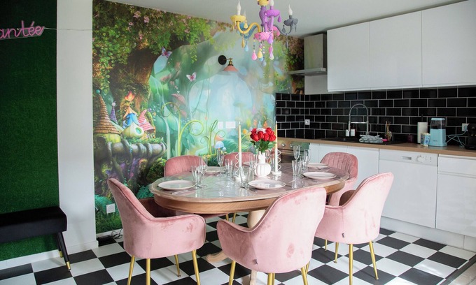 Crecy-la-Chapelle Apartment | L'enchantée, 6 pers, 15 min Disneyland Paris, Garden BBQ