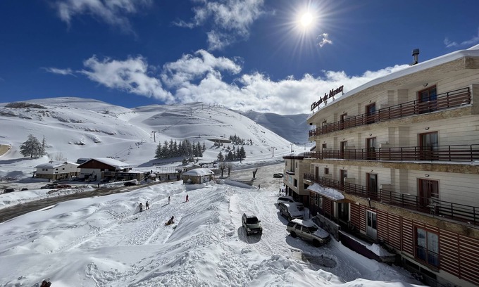 Kfardebian Apartment | L'Escale Du Mzaar