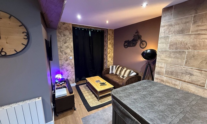 Estissac Apartment | L'escale en Othe with jacuzzi, immerse yourself in a unique getaway!