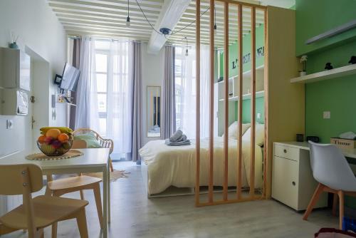 Riom Apartment | L'HELLENID - Logement Spacieux Proche Cour d'appel Riom