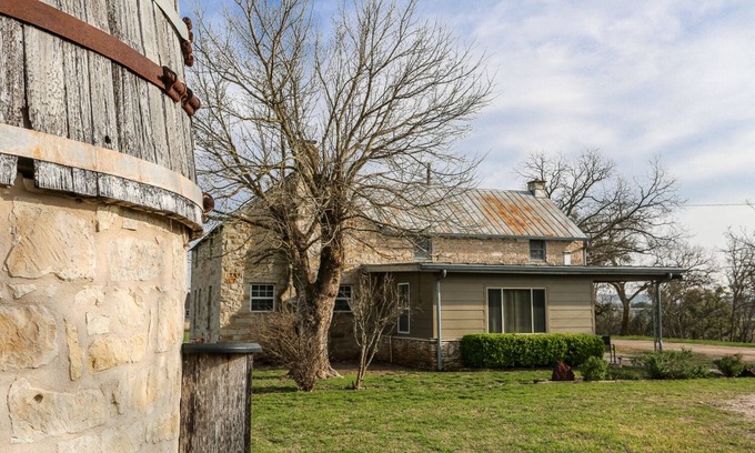 Harper Other | L&L River Haus | 2/2 Country Farmhouse | River Access | Hill Country Views