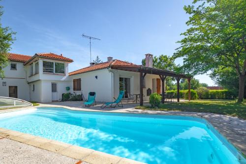 Monclar-de-Quercy Villa | L'Oasis de rêve villa 5 chambre avec piscine