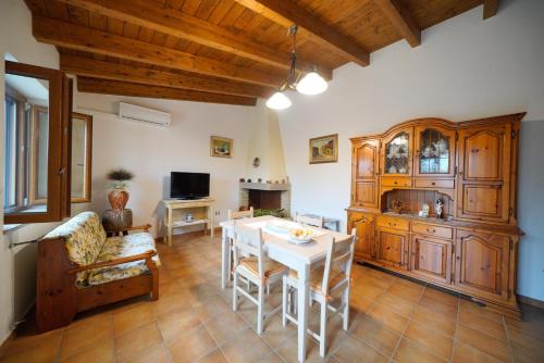 Nuxis Apartment | L'oliveto
