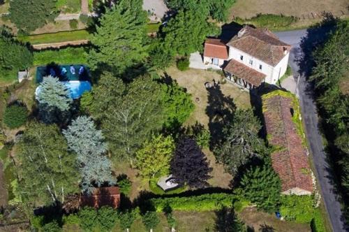 Sonnac Bed & Breakfast | L'Oustal Chambres et Tables d'Hôtes