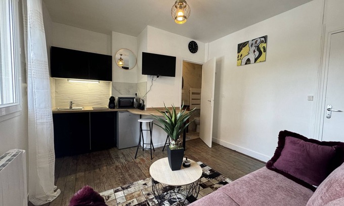 Miroir - Batignolles Apartment | L’oyon - 2 pers - gare - Rêve au Mans