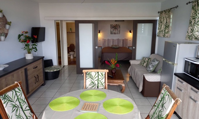 Trois-Ilets Apartment | L'R2 LA VILLA MELISSA T2 APARTMENT WITH POOL 150 M FROM THE BEACH.