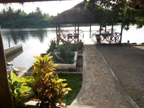 Ada Bed & Breakfast | L's Place