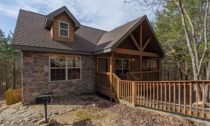 Branson West Cabin | L037, Lazy Pines 2-bedroom cabin; Book Now: 15% Off 3+ Nts SEE DESC. BELOW