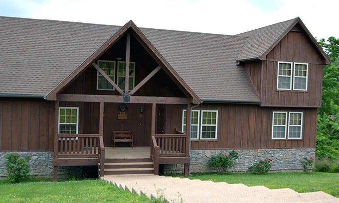 Reeds Spring Cabin | L131A, 1Br Loft Lakeview Cabin, Stay Longer, Save 15% for 3+Nts SEE DESC. BELOW