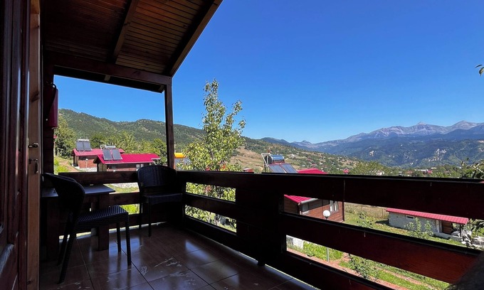 Savsat Hotel | Laşet Bungalov