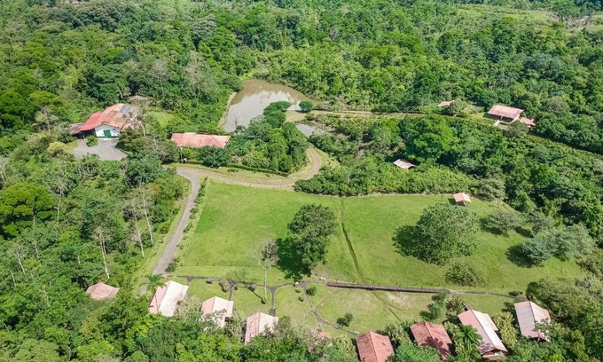 Guayabo Hotel | La Anita Rain Forest