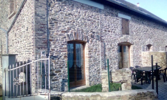 Moon-sur-Elle House | La Baconnerie farm. LA CHARETTERIE gite near the landing beaches