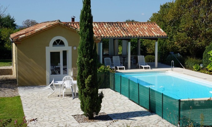 Villeneuve-sur-Lot House | La Bakénia, Gite "Joini" with swimming pool and airconditioning