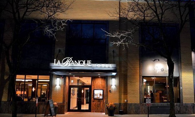 Homewood Hotel | La Banque Hotel