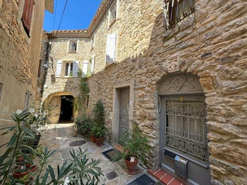 Cascastel-des-Corbieres Bed & Breakfast | La Barbacane de Cascastel-des-Corbières