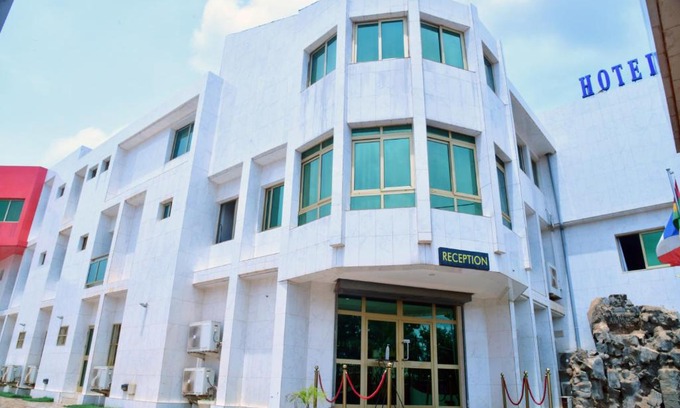 Lome Hotel | LA BASE 228