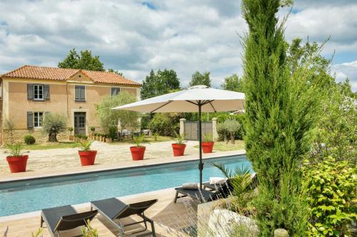 Saint-Mont Villa | La Bastide 1767 Villa de charme avec piscine 15x5, climatisation, 4 chambres, cuisine extérieur