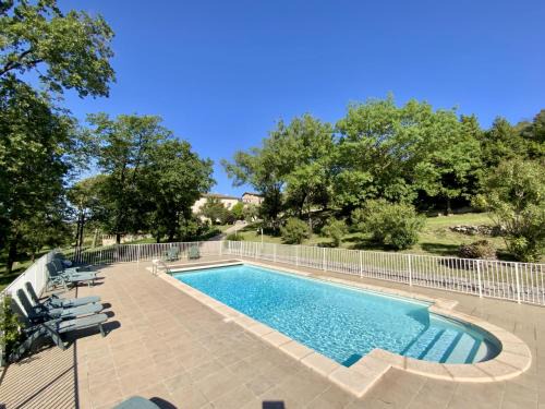 Bagard Apartment | La Bastide de Peyremale, gîtes en Cévennes, piscine, tennis