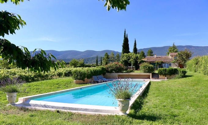 Cucuron Apartment | La Bastide des Vasses/Le loft - Romantic hideaway (3 pax maximum)