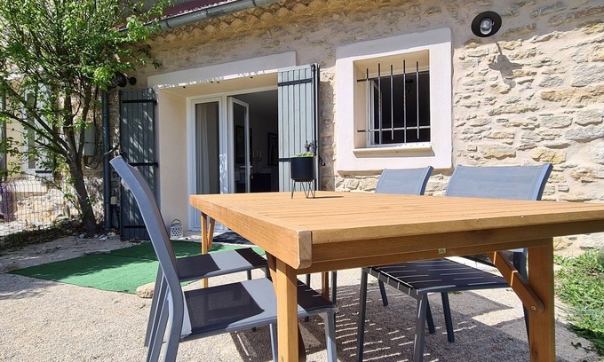 Saumane-de-Vaucluse House | La Bastide Des Arts