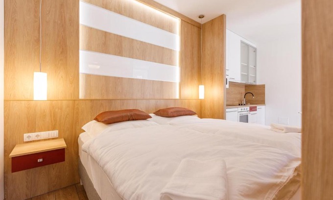 Heviz Apartment | La Bella Centrum apartmanok Piros/Sárga