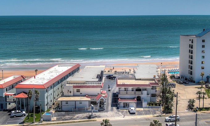 Seabreeze Park Hotel | La Bella Oceanfront Inn