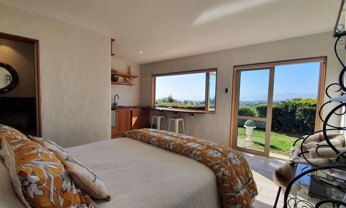 Upper Moutere Apartment | LA BELLA VISTA MAPUA Free E- Bikes (Ts and Cs apply)