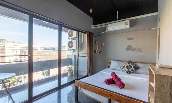 Huay Kaew House | La Belle Nuit House