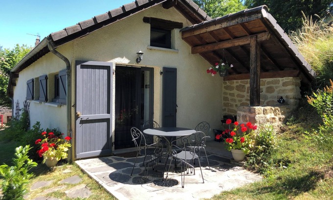 Rosieres Cottage | LA BERGERIE CHARMING GITE WITH SWIMMING POOL