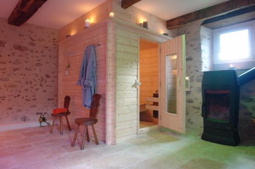 Escoubes-Pouts Bed & Breakfast | La Bigourd'in