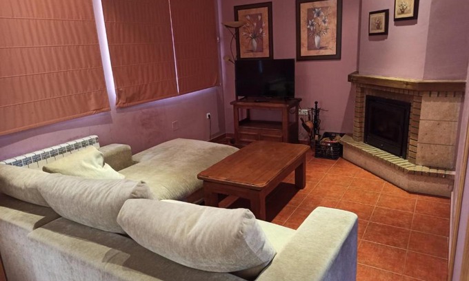 Becedas House | La Bimborra