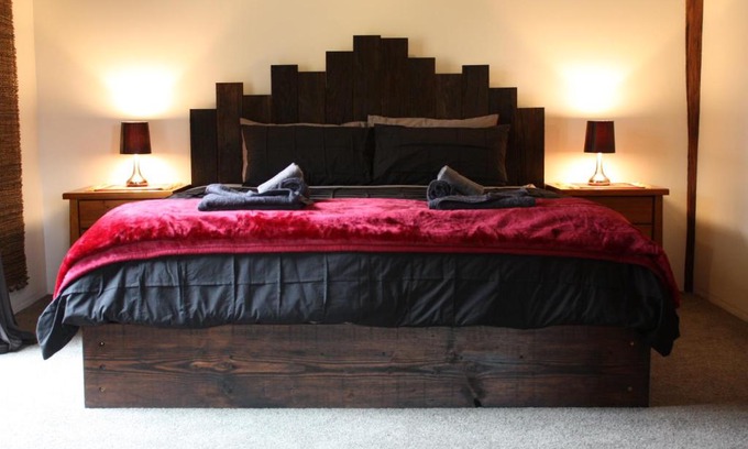 Sailors Falls House | La Boheme Secluded Luxury Spa Villa