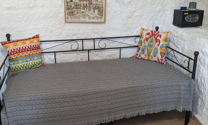 Huescar Apartment | La Bollera one bedroom cave house