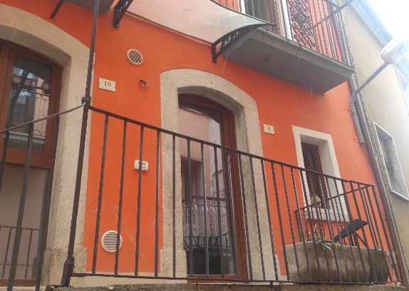 Carpinone House | LA BOMBONIERA