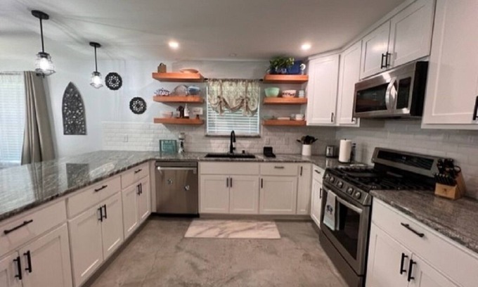Rockport House | ~ La Buena Vida ~ Cozy 2-bedroom house located in Holiday Beach!