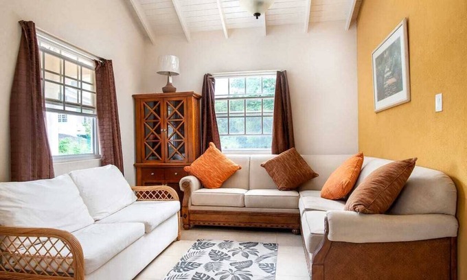 Callendar House | La Buena Vida yes The Good Life in this Three bedroom 2 bathroom bungalow