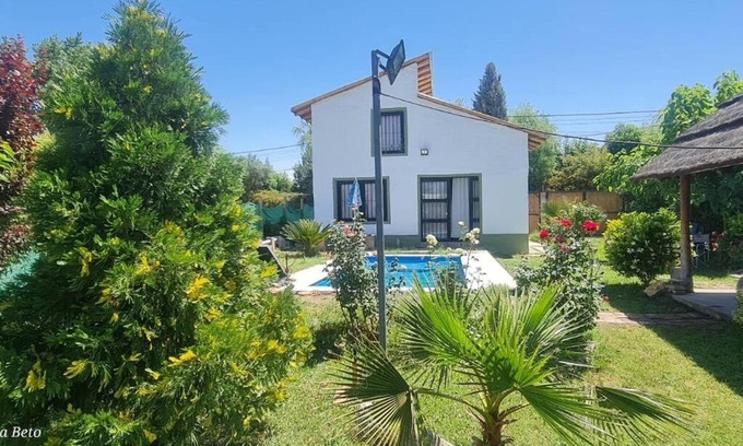 Guaymallen House | La cabaña de Mara y Beto