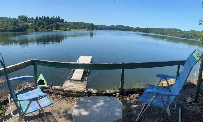 Lacapelle-Viescamp House | La cabane du pêcheur - 2ch - Private access to the lake