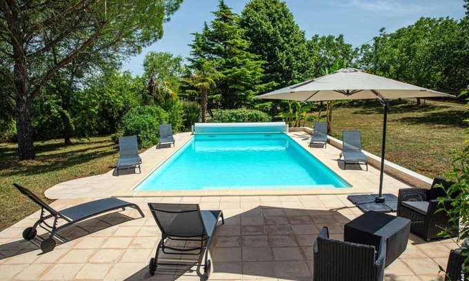 Aiguelèze House | La Cabane du Trel : A beautiful escape to the countryside with heated swimming pool