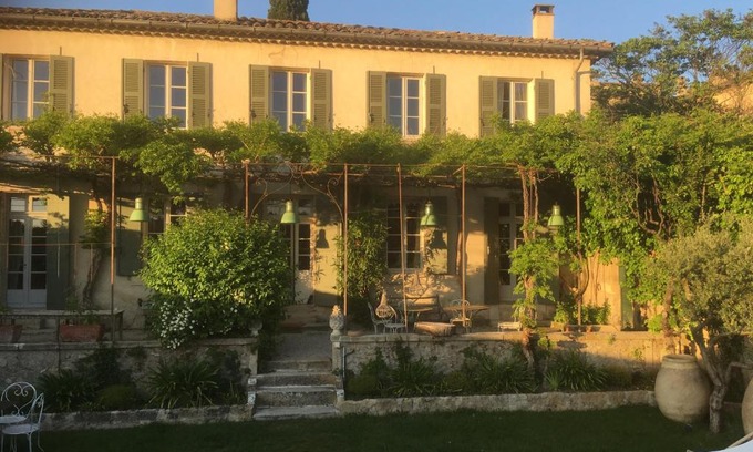 Lourmarin House | La Calade