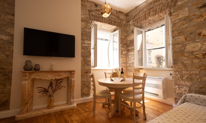Old Town Apartment | La Cantada - Renovated apartment in Corfu town