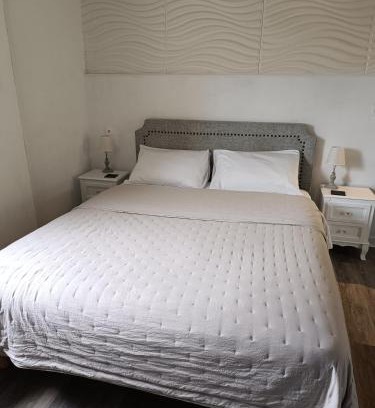 Deaux Bed & Breakfast | La Capitelle , Chambre double indépendante avec piscine