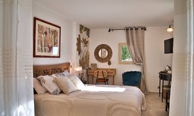 Blauzac Bed & Breakfast | La Capitelle -Le Mas des Aires