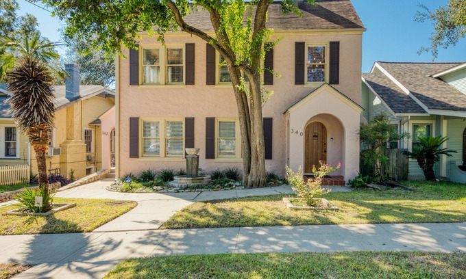 Monte Vista House | La Casa Abuelita - Historic District and Hot Tub!