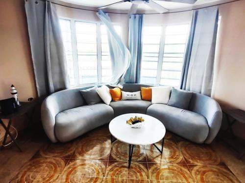 Calvache House | La Casa azul de Rincon