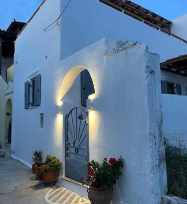 Vivlos Villa | La Casa Bianca Naxos
