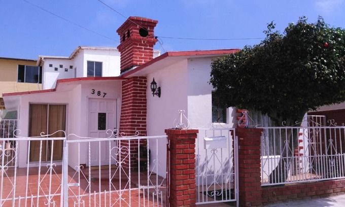 Ensenada House | La Casa Blanca de Maru en Ensenada