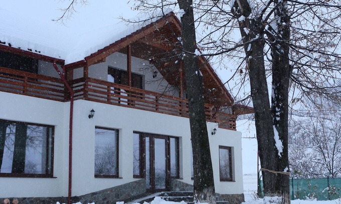 Catunele House | La Casa Boierului Farm Stay